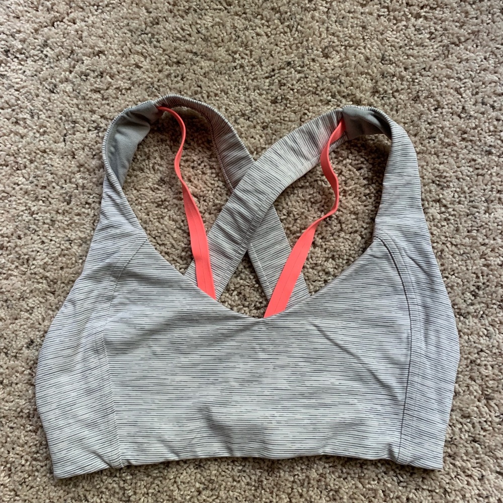 Lulu lemon sports bra-great for yoga!
